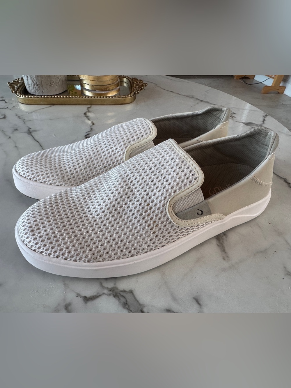 OluKai Laeʻahi Men’s Slip-On Shoes Bone 10443-1919 Size 10